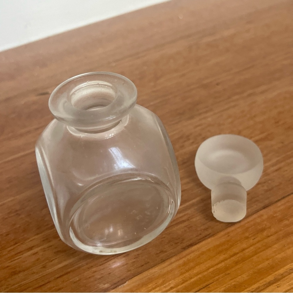 Cabochard by Gres Clear Glass Perfume Bottle with Frosted Stopper - Picture 3 of 5